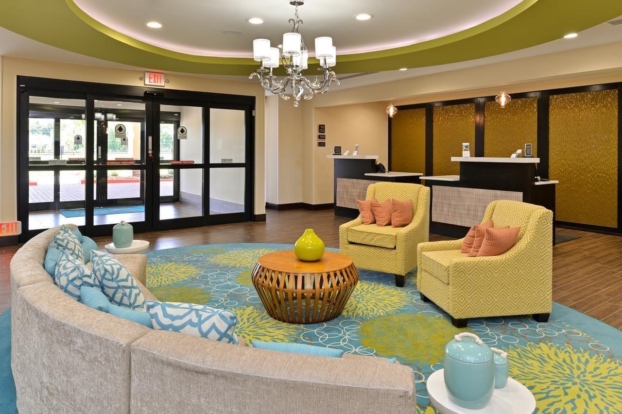 Hilton Garden Inn Dubuque Downtown Екстериор снимка