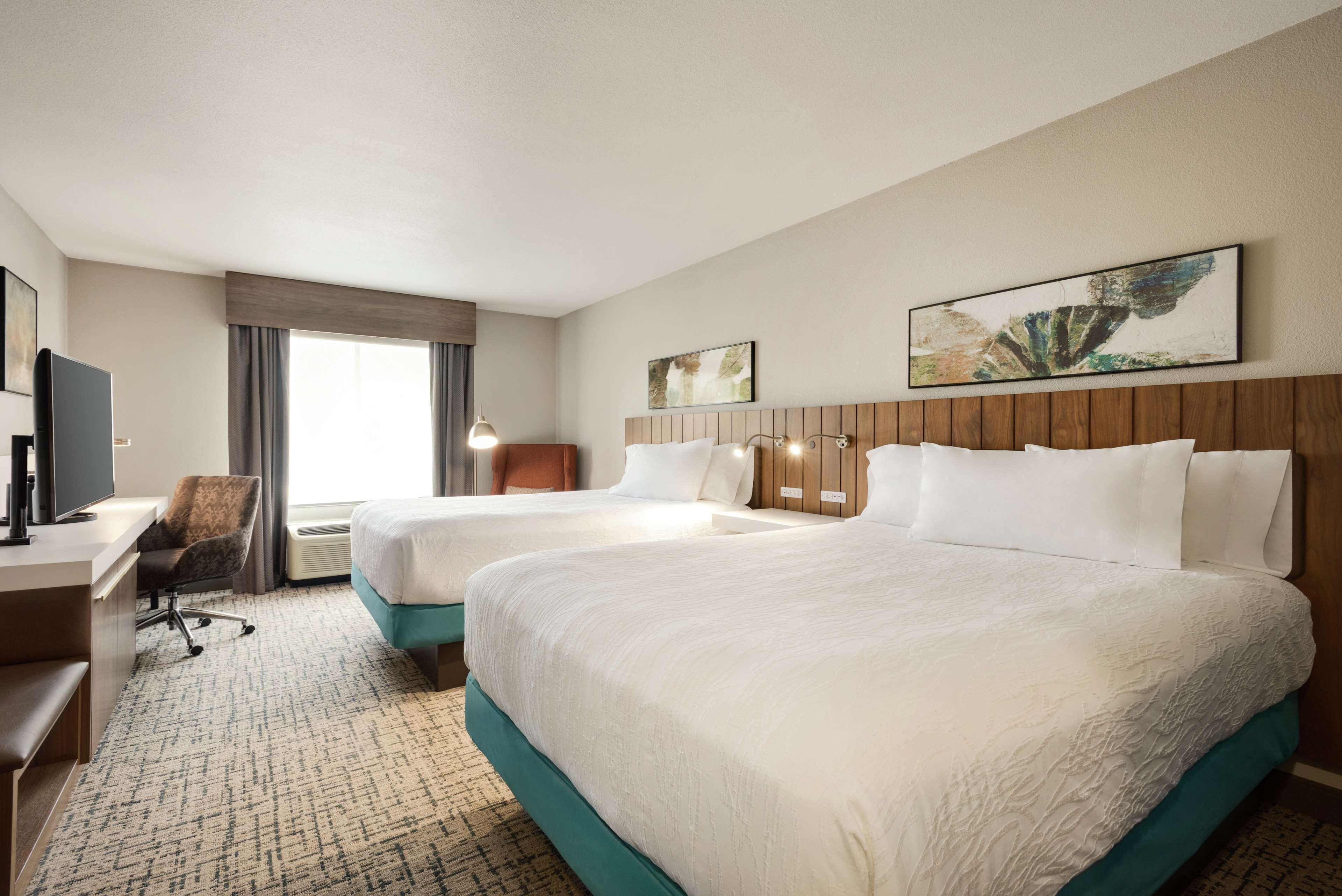 Hilton Garden Inn Dubuque Downtown Екстериор снимка