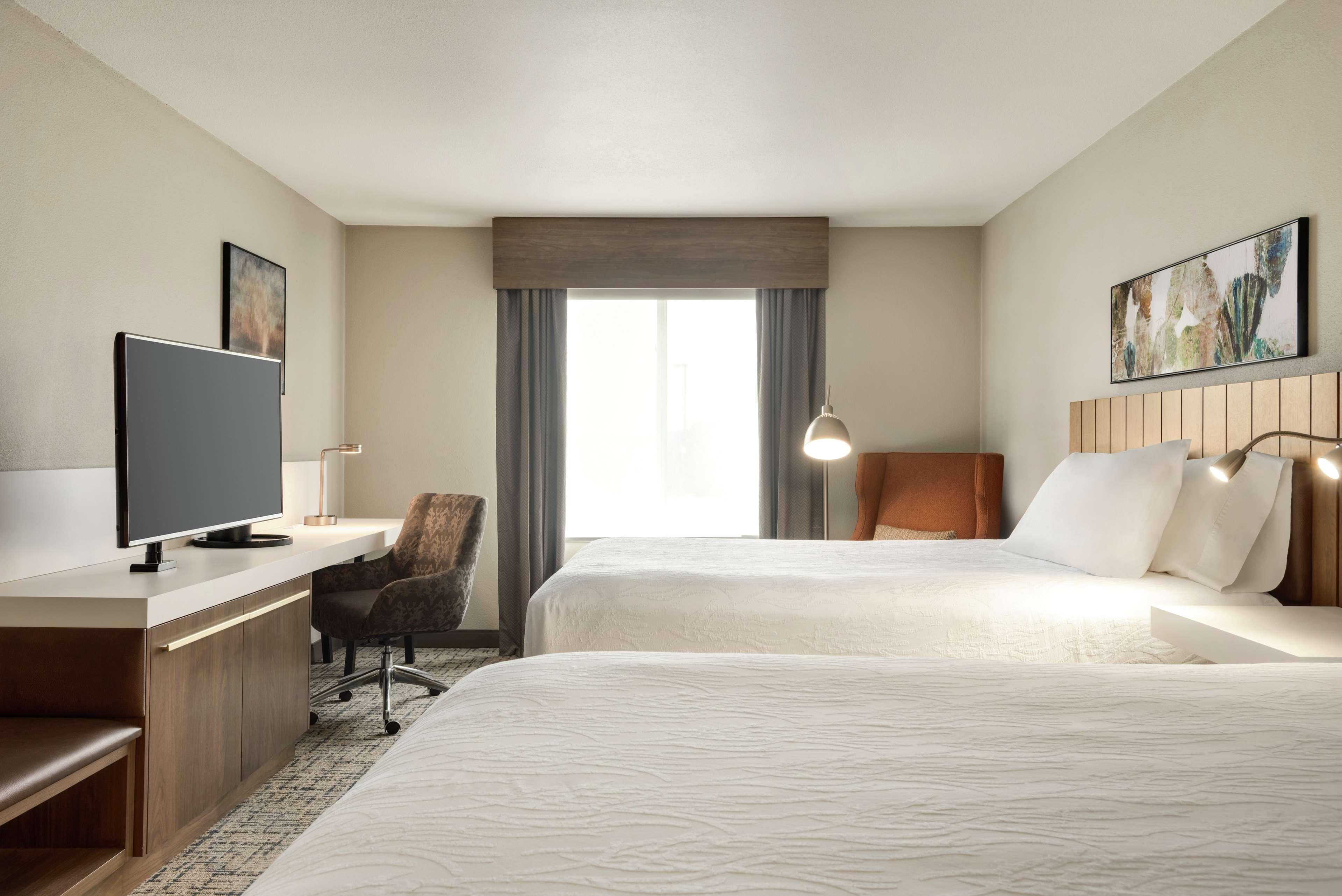 Hilton Garden Inn Dubuque Downtown Екстериор снимка