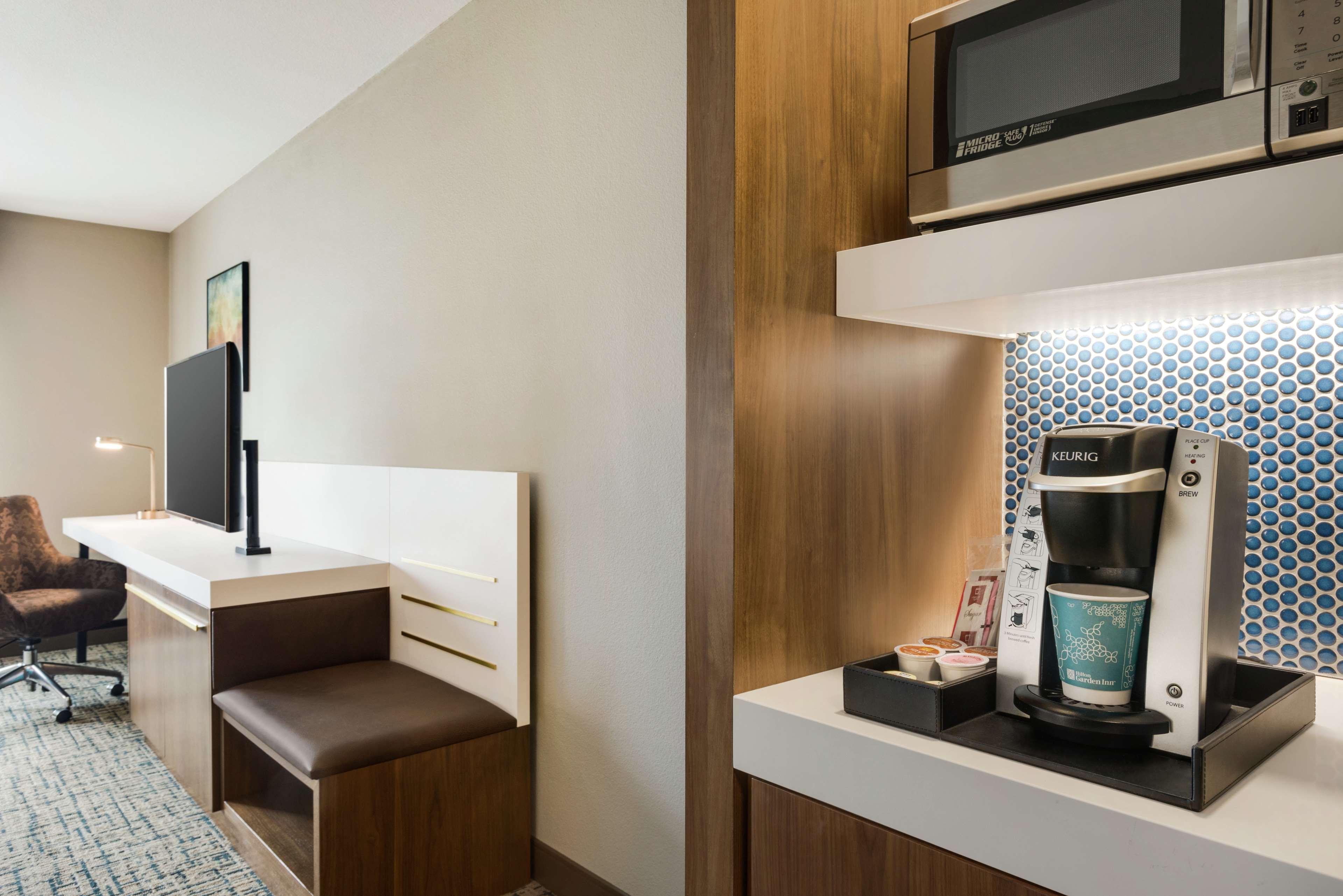 Hilton Garden Inn Dubuque Downtown Екстериор снимка