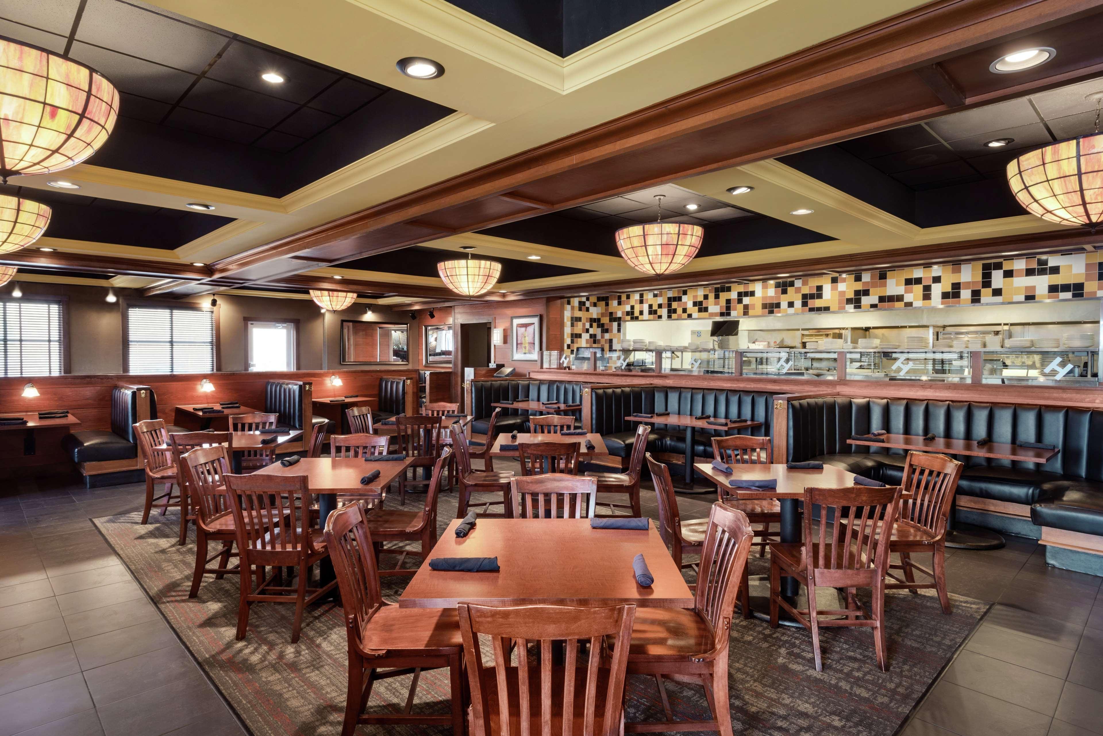 Hilton Garden Inn Dubuque Downtown Екстериор снимка