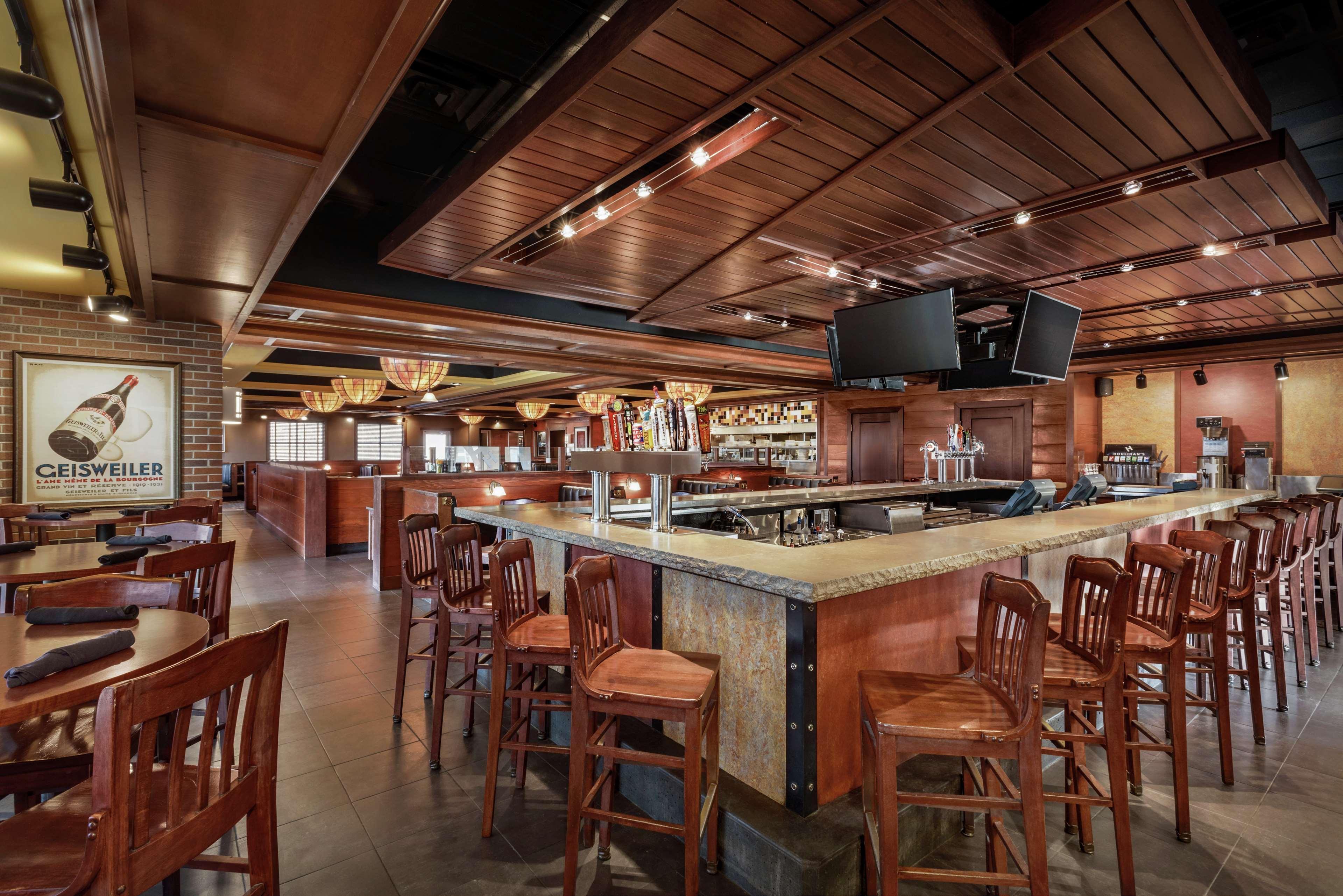 Hilton Garden Inn Dubuque Downtown Екстериор снимка