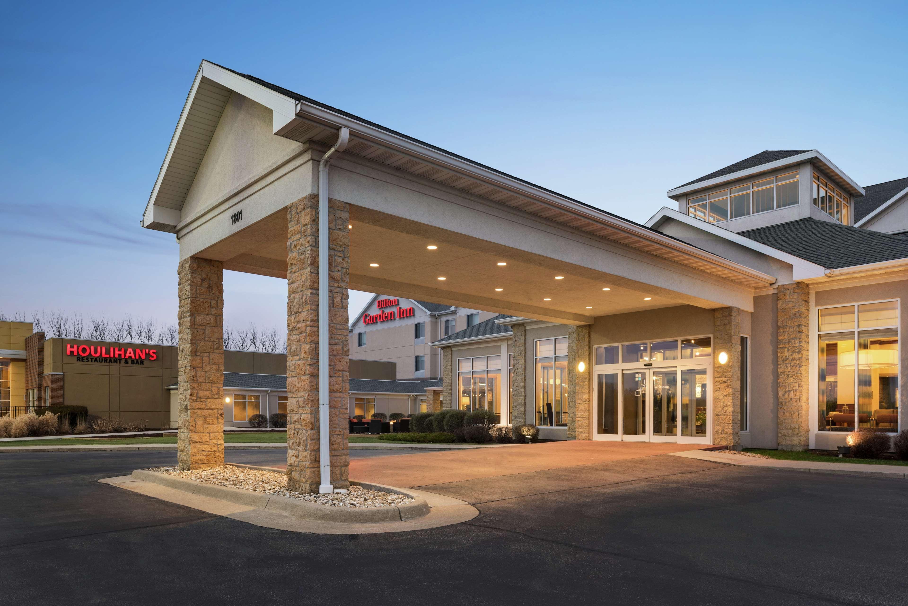 Hilton Garden Inn Dubuque Downtown Екстериор снимка