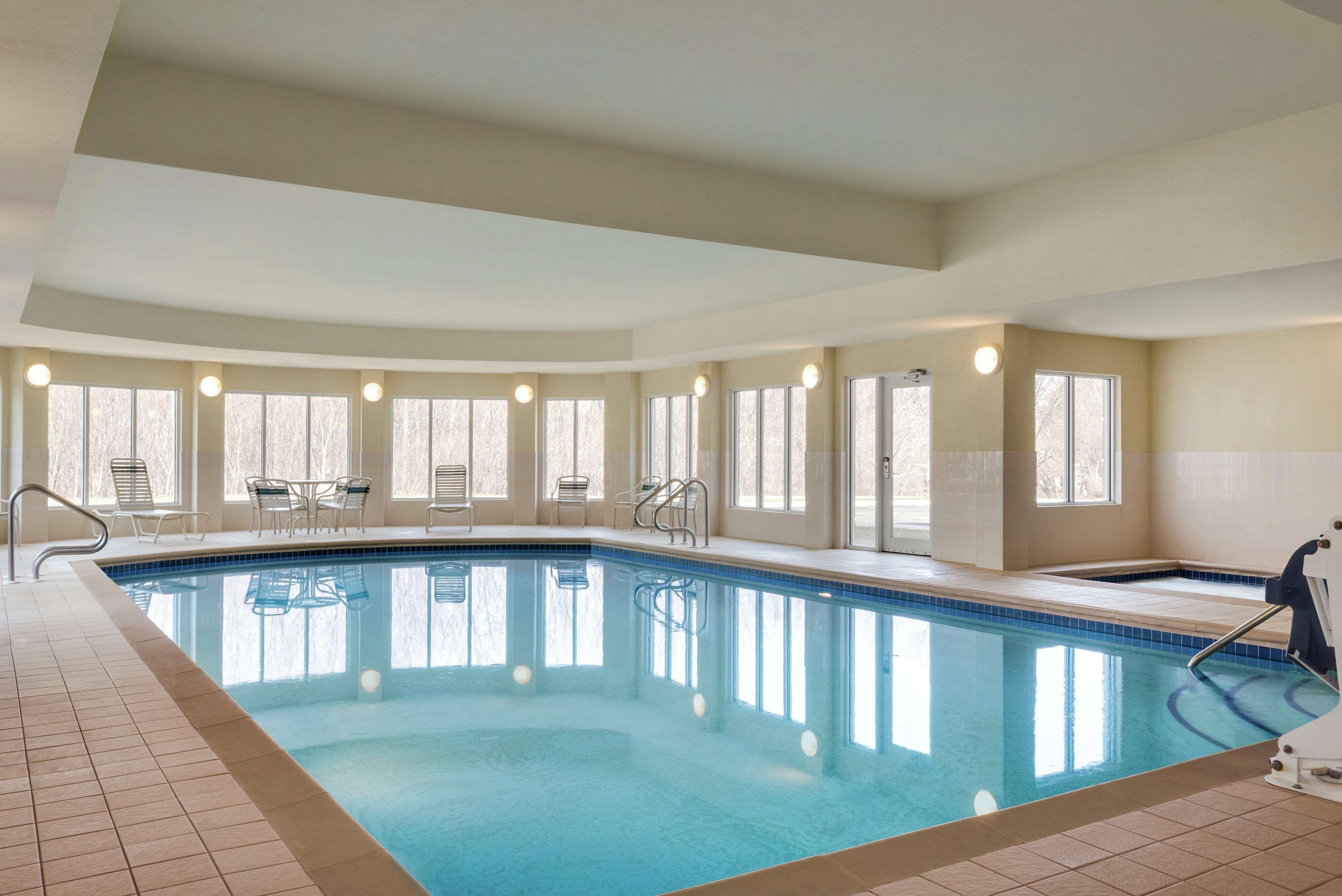 Hilton Garden Inn Dubuque Downtown Екстериор снимка
