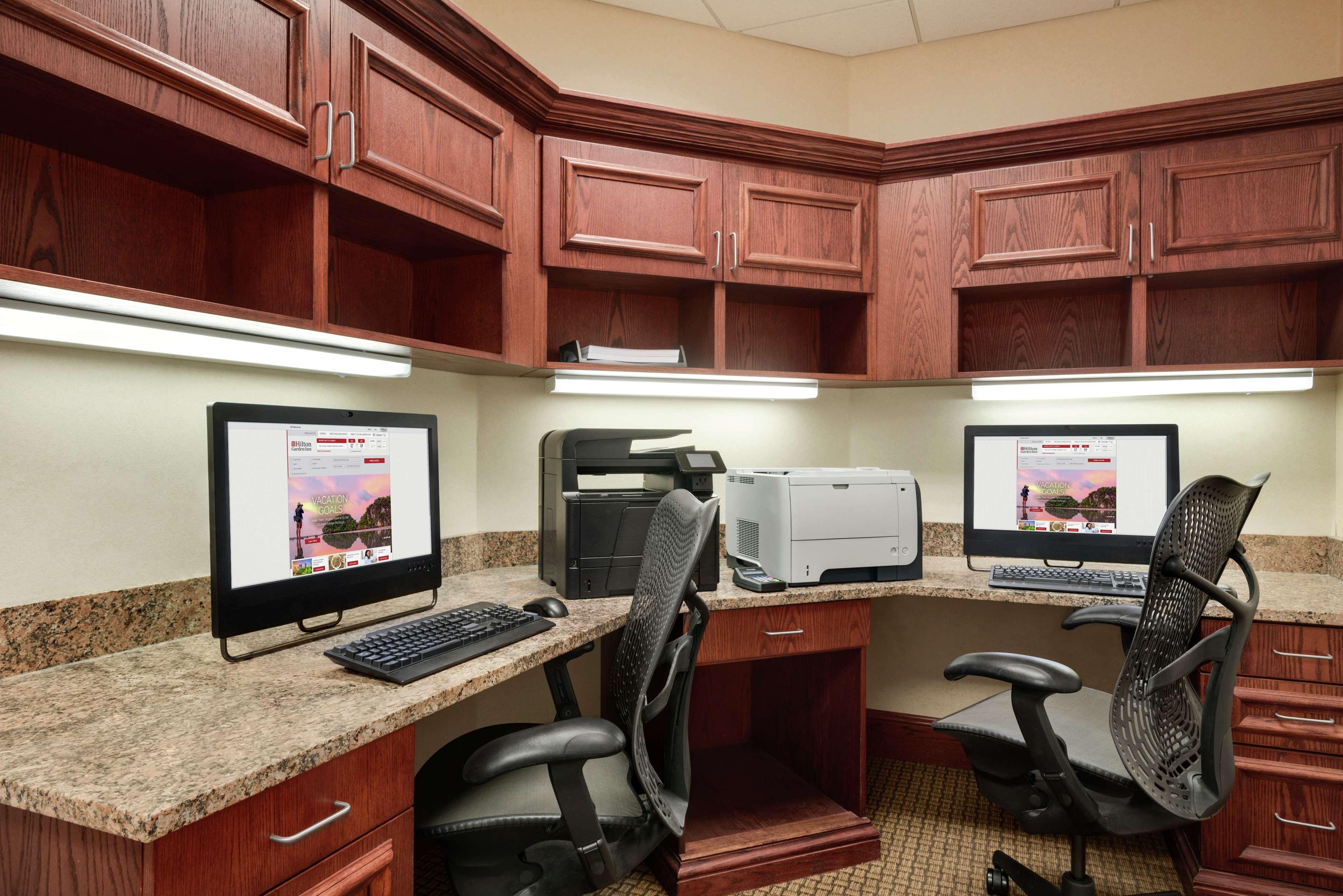 Hilton Garden Inn Dubuque Downtown Екстериор снимка