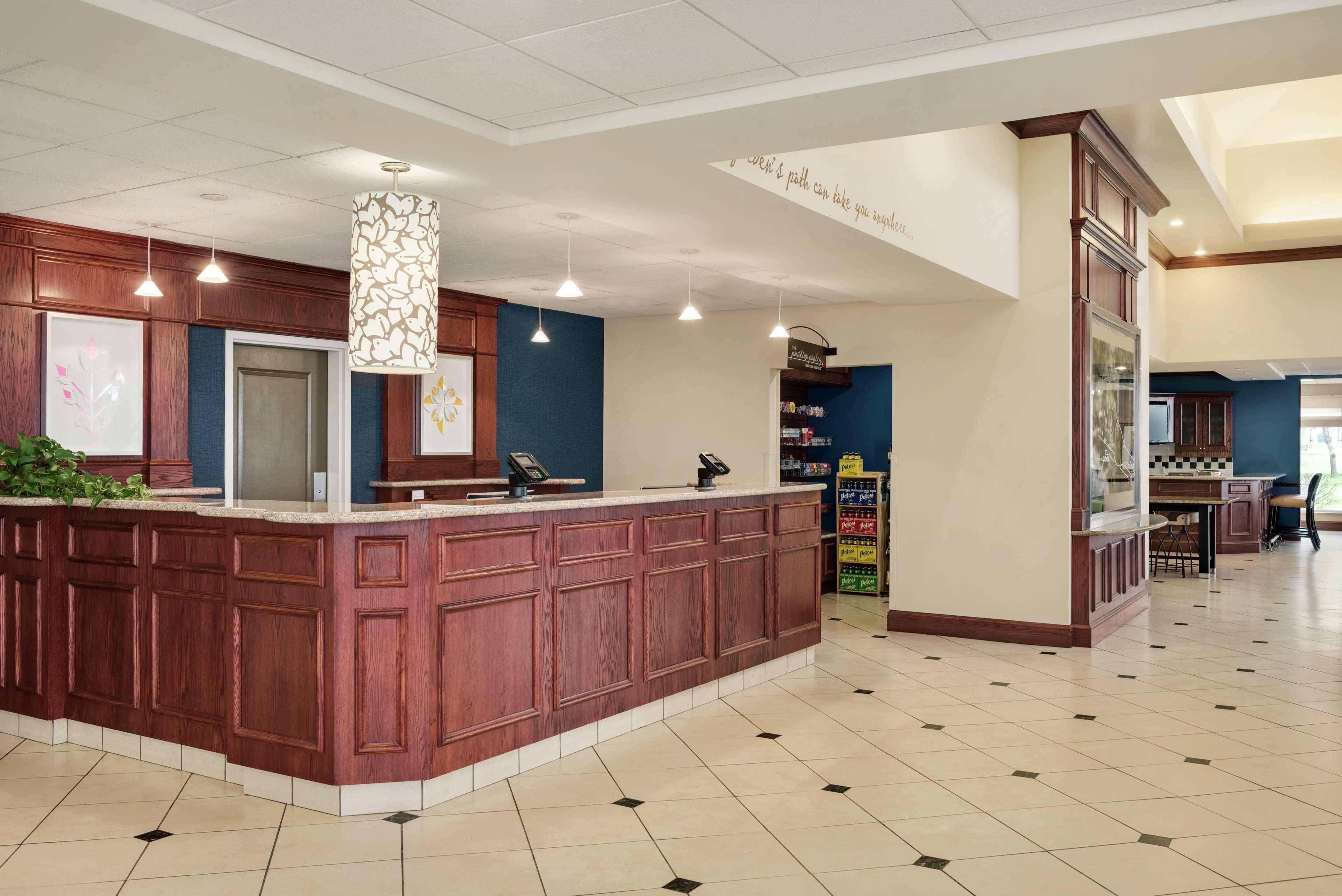 Hilton Garden Inn Dubuque Downtown Екстериор снимка