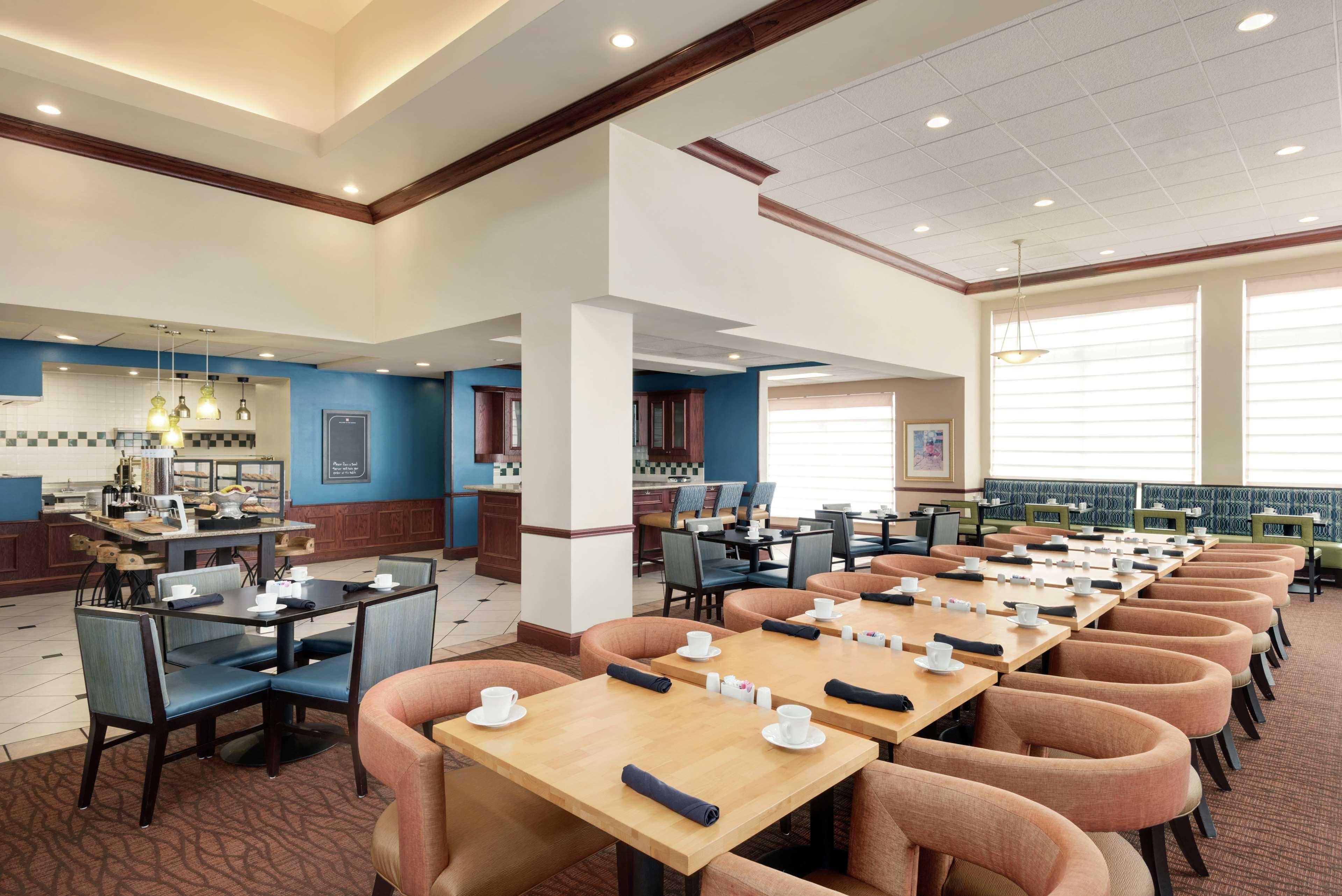 Hilton Garden Inn Dubuque Downtown Екстериор снимка