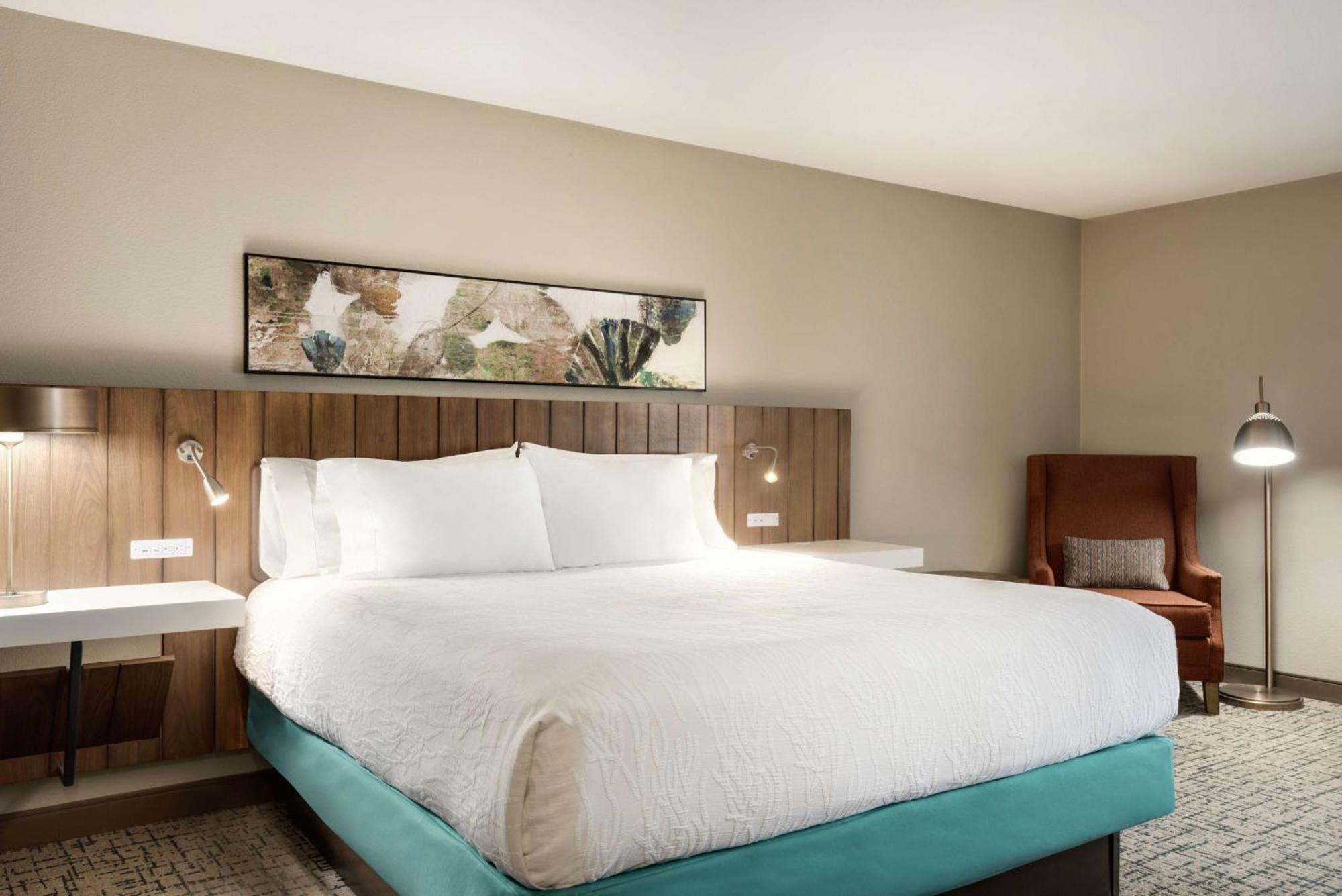 Hilton Garden Inn Dubuque Downtown Екстериор снимка